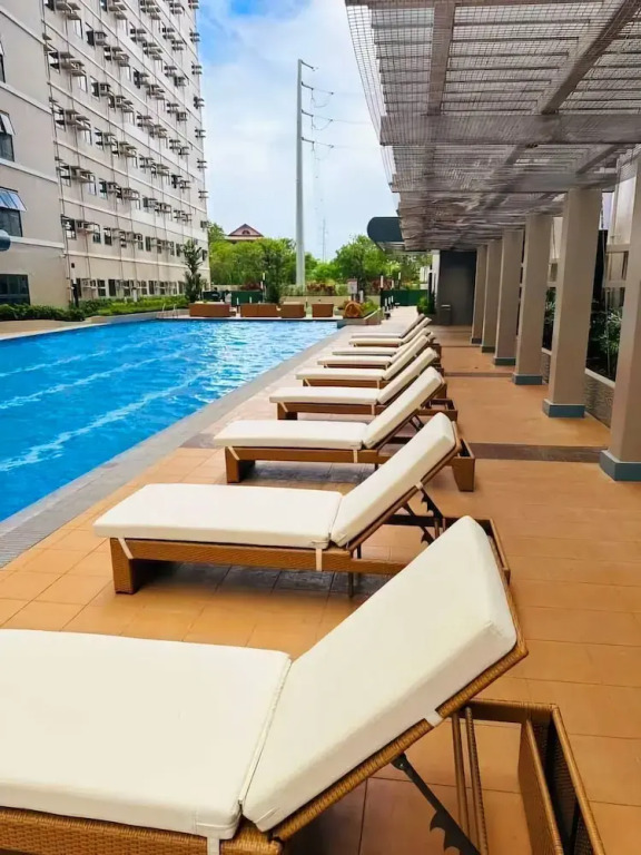 Acellyne's Suites at Green 2 Residences