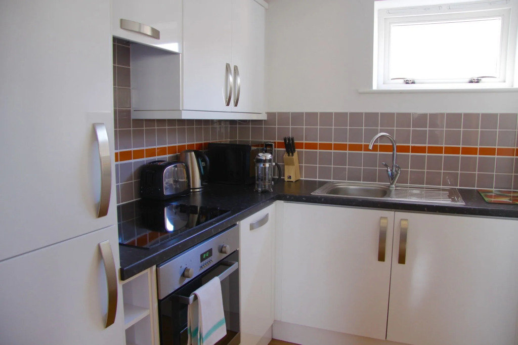 Lux Living Apartments - Marino Place