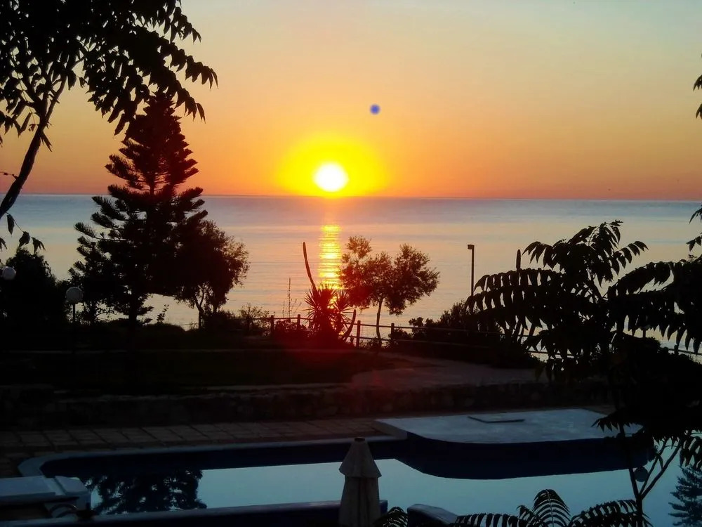 Crisais Hotel
