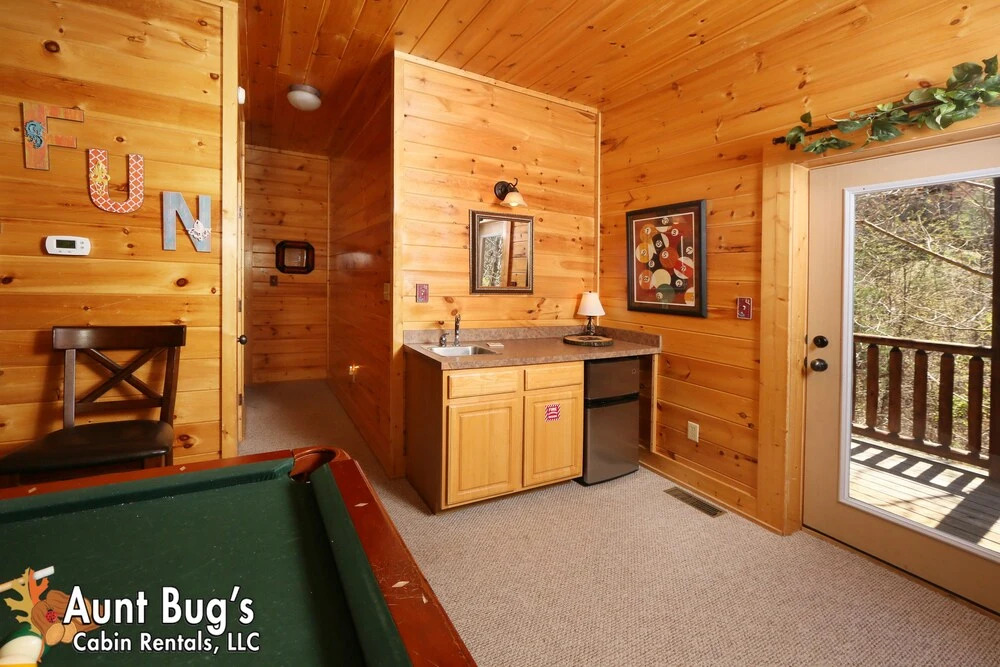 Big Daddy Bear 545 - Five Bedroom Cabin