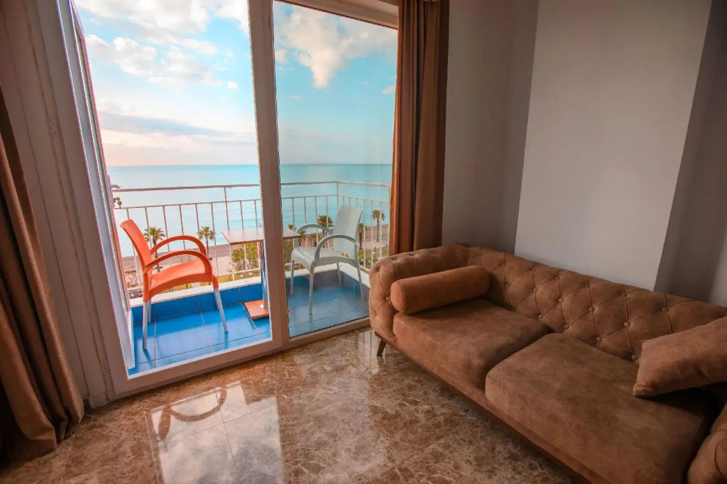 Kristal Beach Hotel
