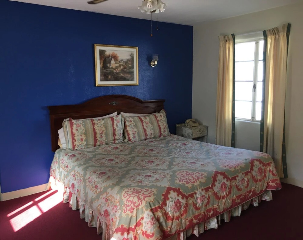 Azure Hills Inn & Suites