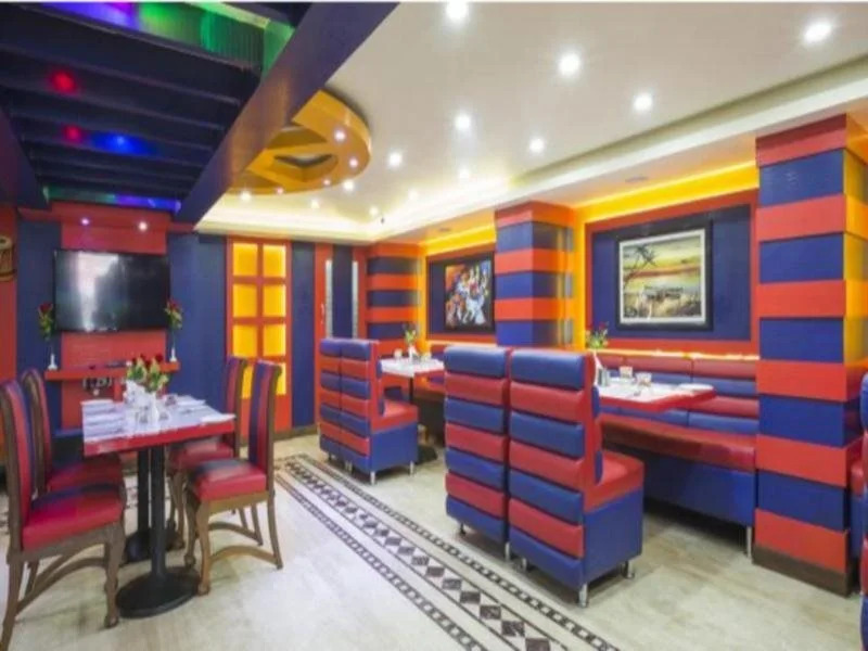 Hexa Benzy Palace