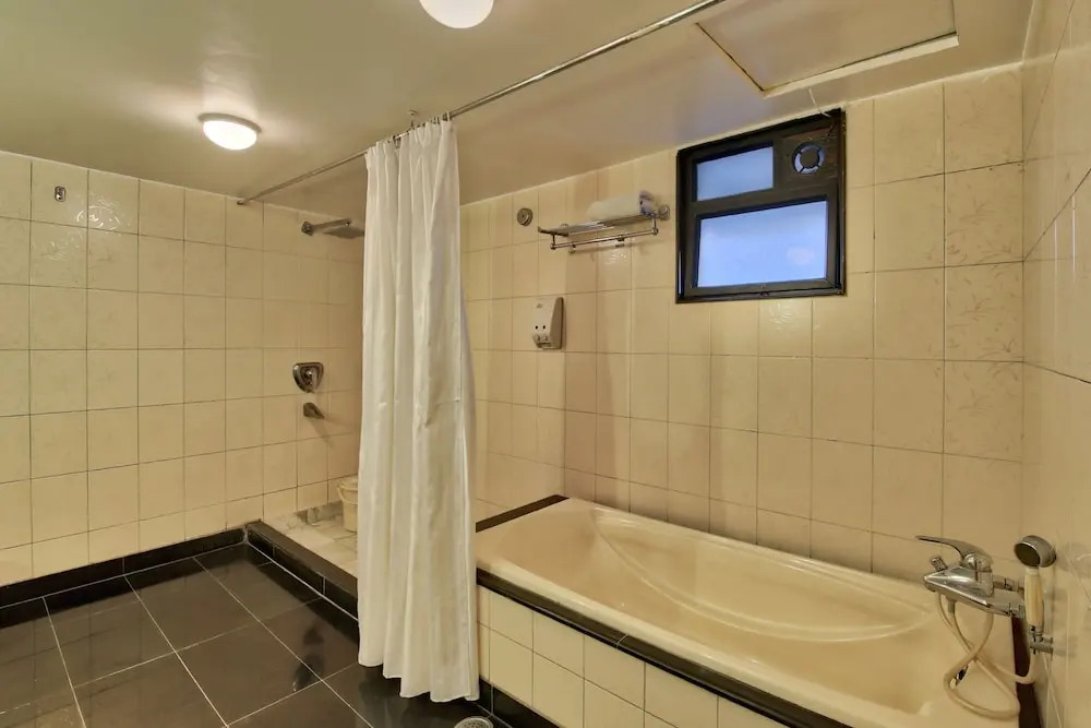 World Choice Vishwaratna Prestige Hotel