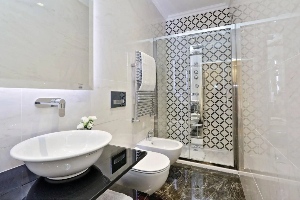 BQ House COLOSSEUM Luxury Rooms