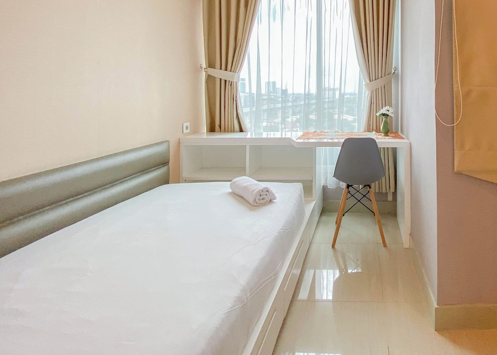 Homey And Well Furnished 2Br Grand Kamala Lagoon Apartment