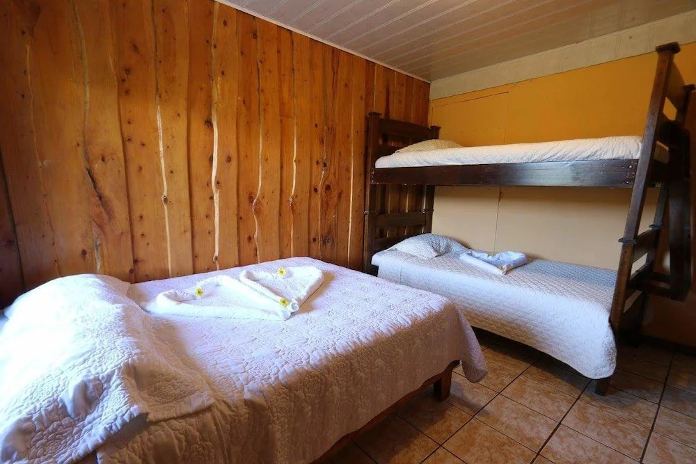 Moras Place B&B - Hostel