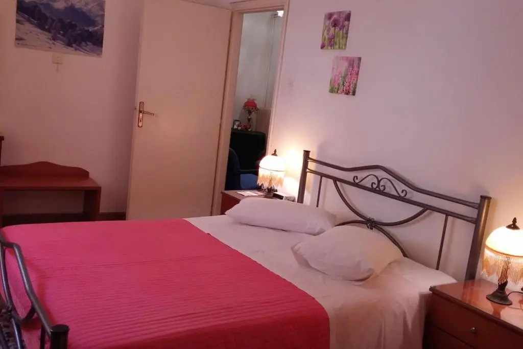 Entire House with garage, yard at Amfiali close to Piraeus Port