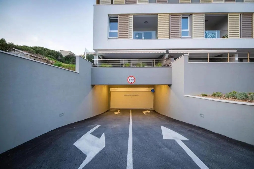 Sea view apartment EMA