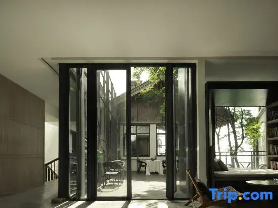 Guiyuan Hilly Hotel Resort