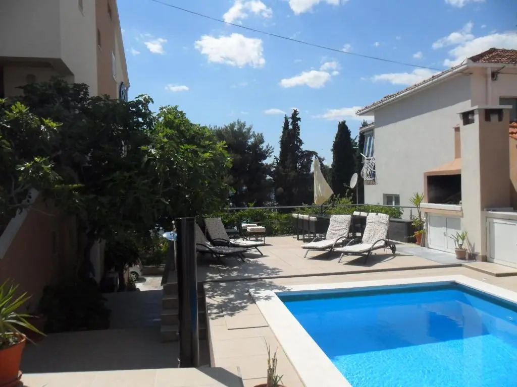 Apartments Villa Natali - Heating Pool