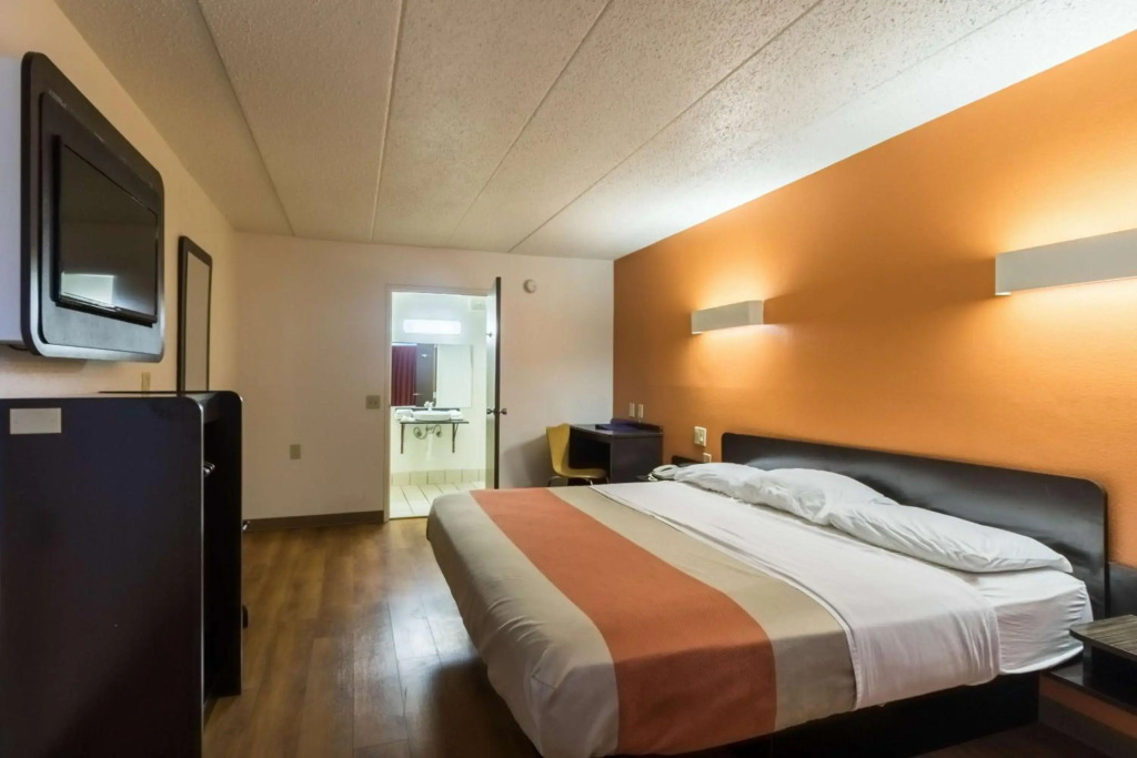 Motel 6-Crawfordsville, IN