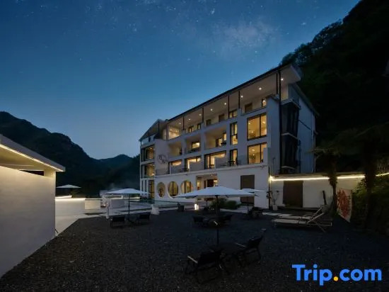 Jishe Light Luxury Family Holiday Homestay