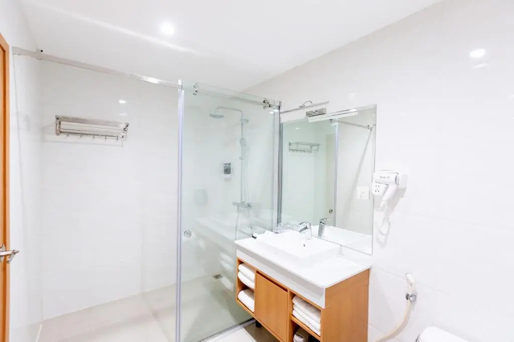 Prague Saigon Airport Hotel