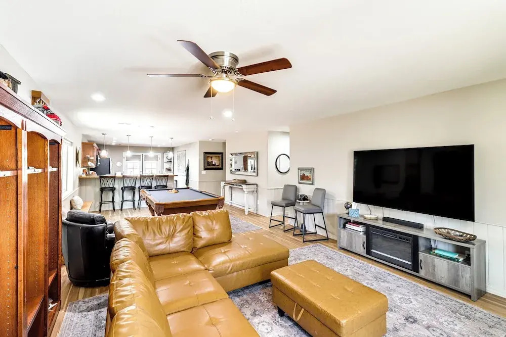 4 Mi to Lake: Show Low Home w/ Hot Tub