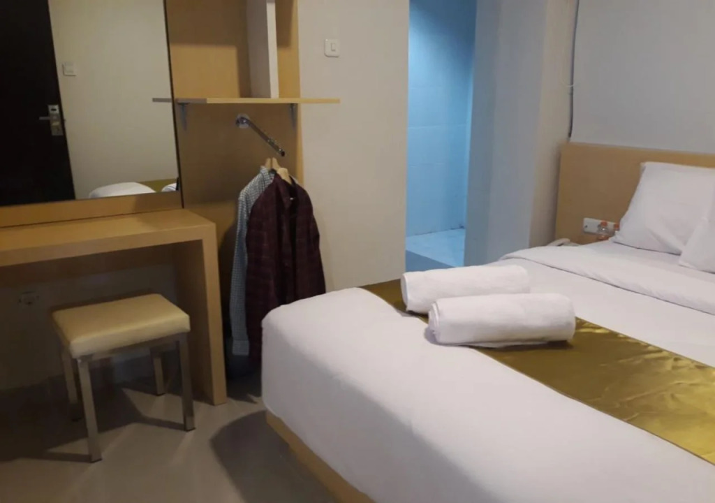 Gold Hotel Simpang Lima
