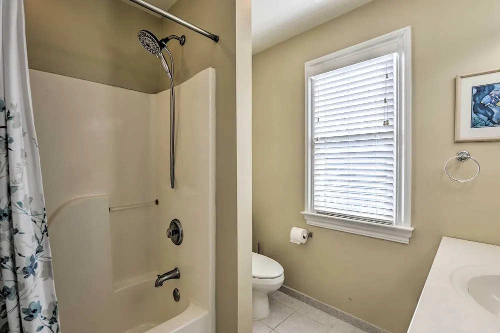 Wildwood Townhome w/ Patio: 1 Block To The Beach!