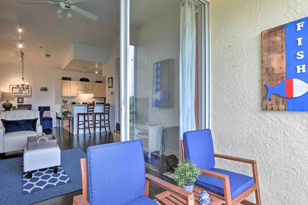 Resort-style Condo w/ Pool: 6 Mi to Magic Kingdom