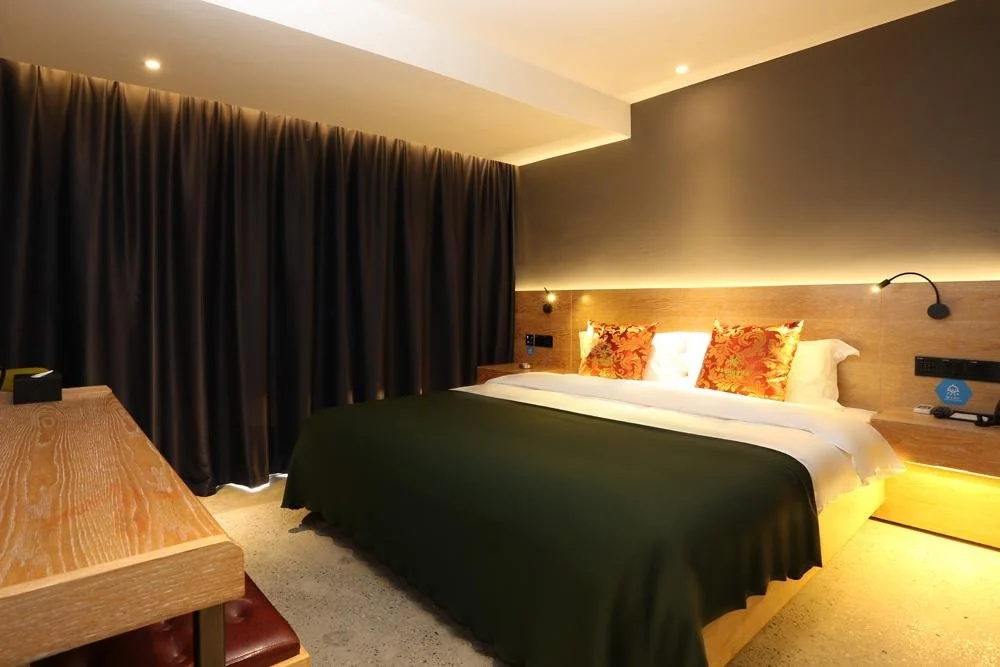Yo Yo Pinke Hotel