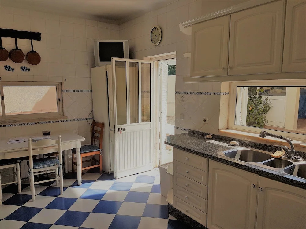 Caparica Quiet Rooms by Host-Point