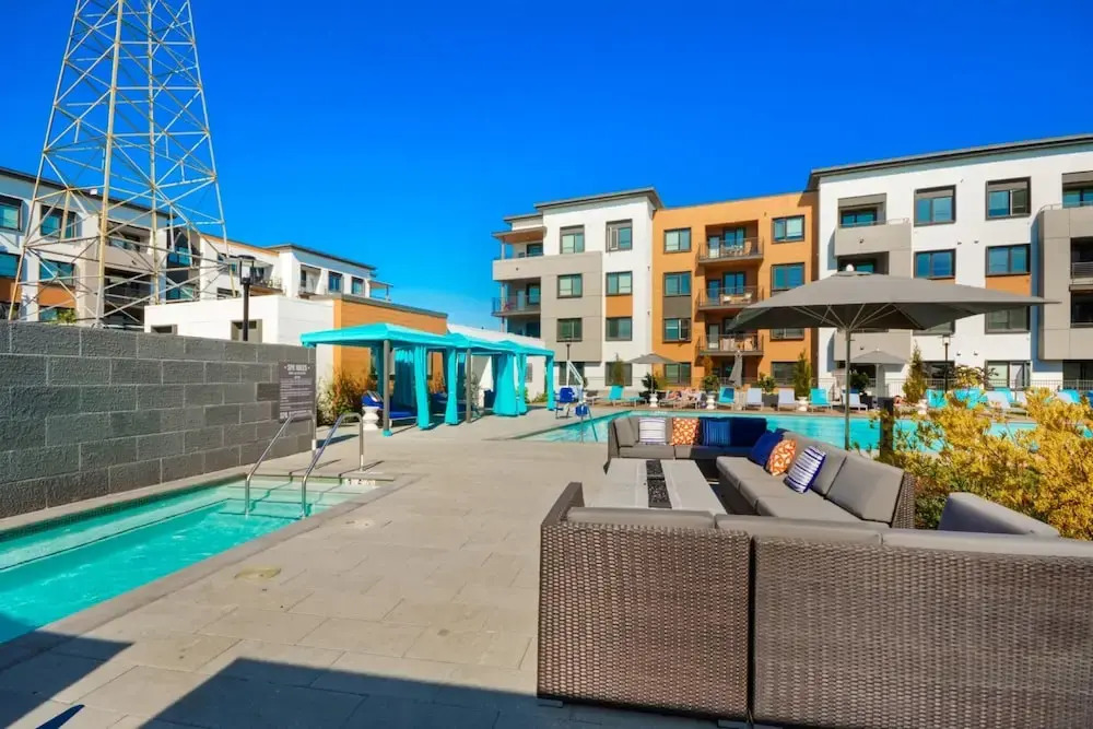 Bluebird Suites near Facebook HQ