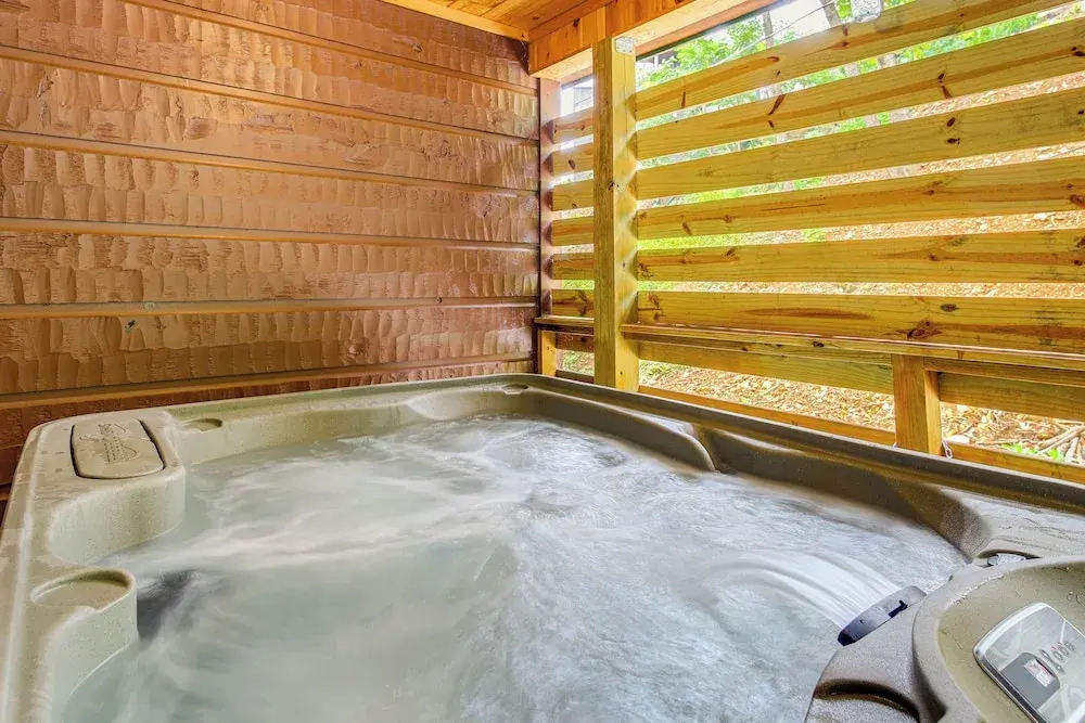 2 Mi to Dtwn Gatlinburg: 'crescent Claw Cabin!'