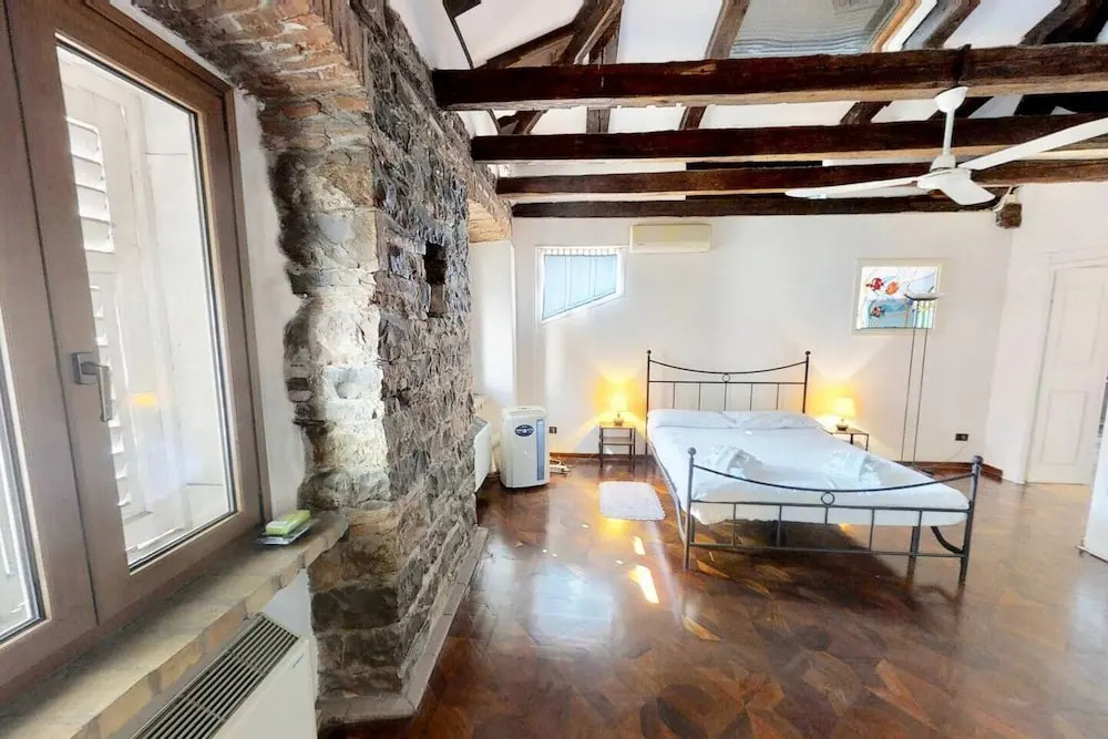 TriesteVillas Brand new attic - Old Town