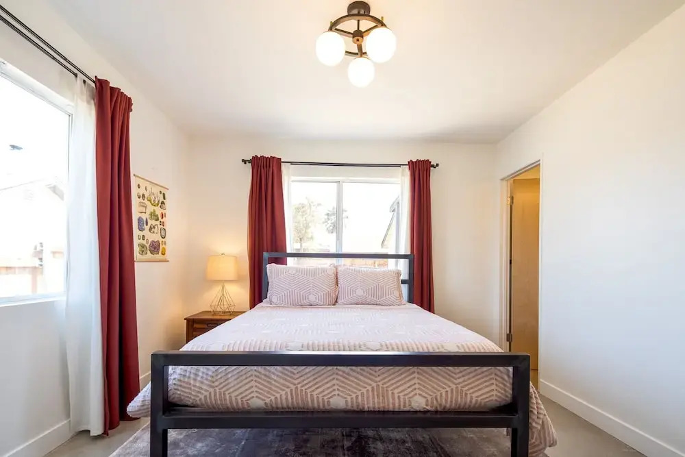 The Rockhopper - Hot Tub, Fire Pit & Walk To Downtown Jt! 4 Bedroom Home by RedAwning