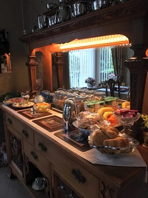 Strathcona Guesthouse