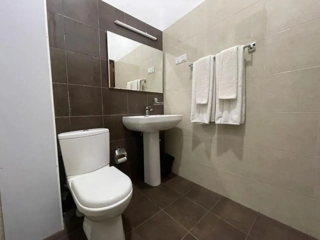 Hikka Holiday Inn