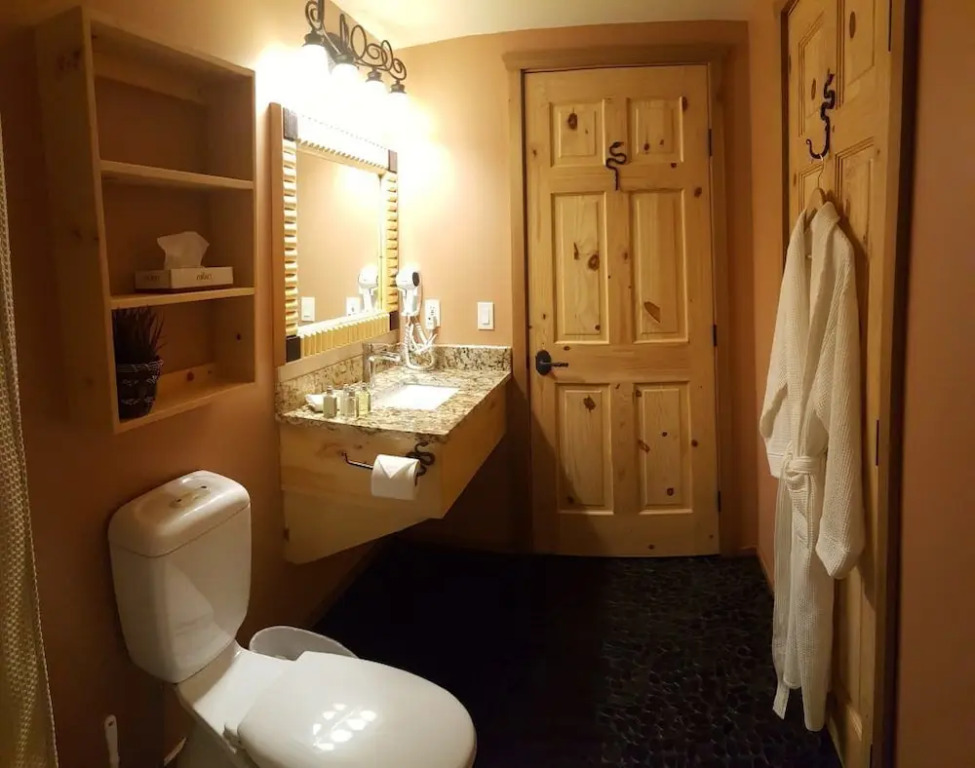 Silvertip Lodge