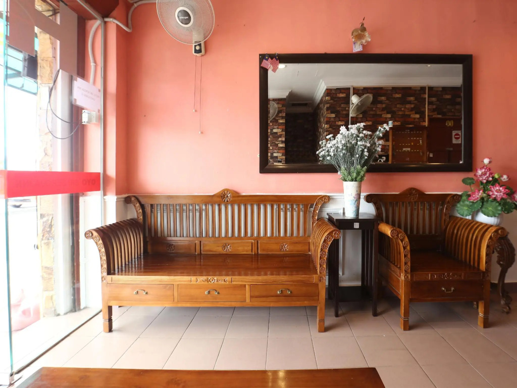 OYO 89498 Sri Seroja Inn Budget Hotel
