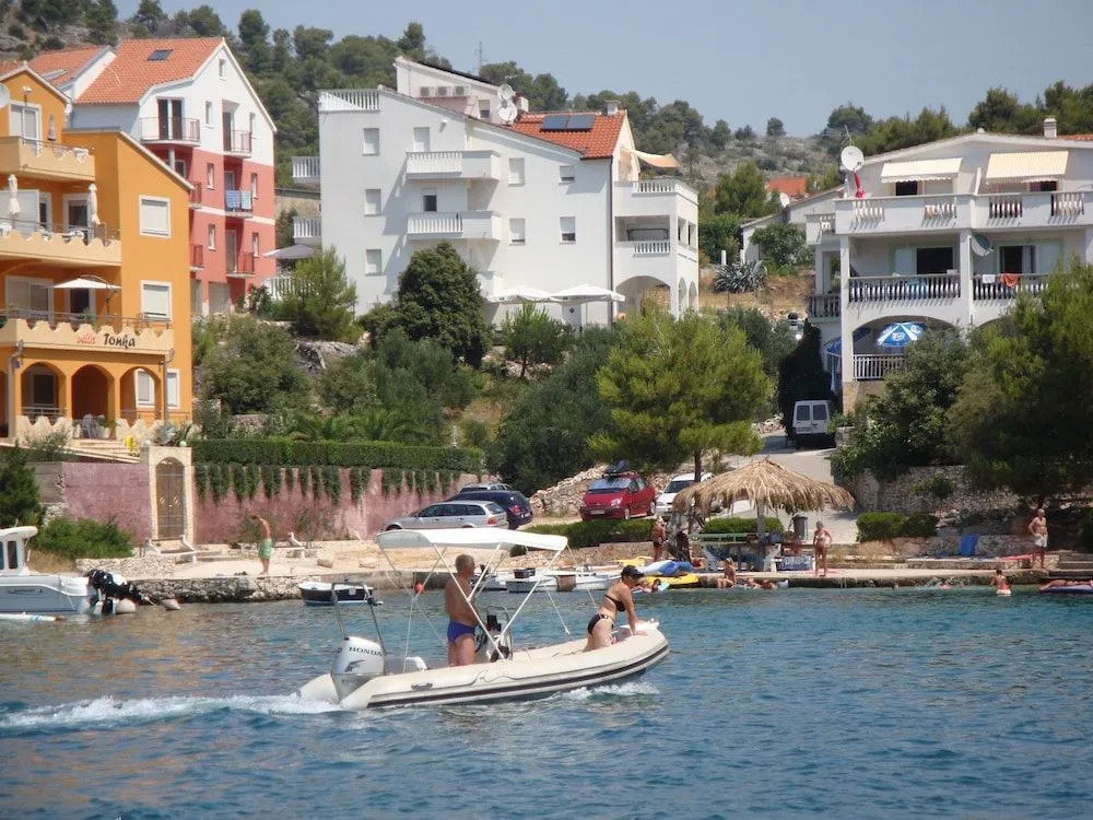 Apartmani Monika