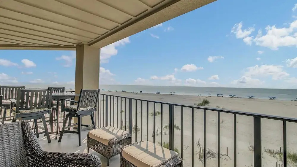 211 Seascape by Avantstay Oceanfront View + Pool