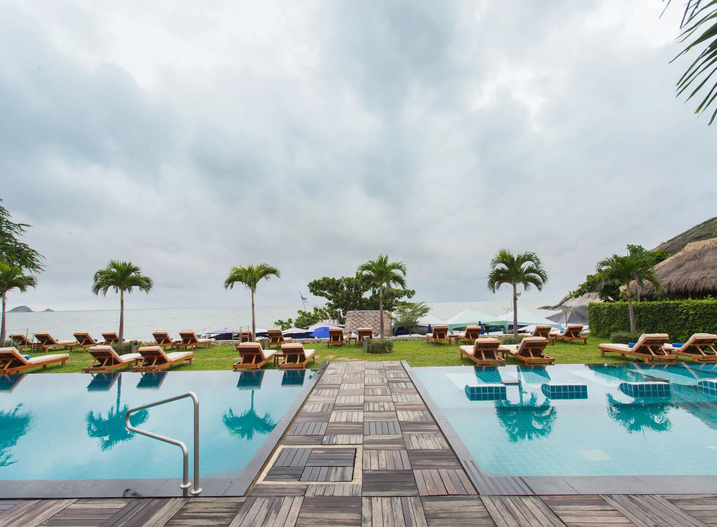Sanae Beach Hua Hin