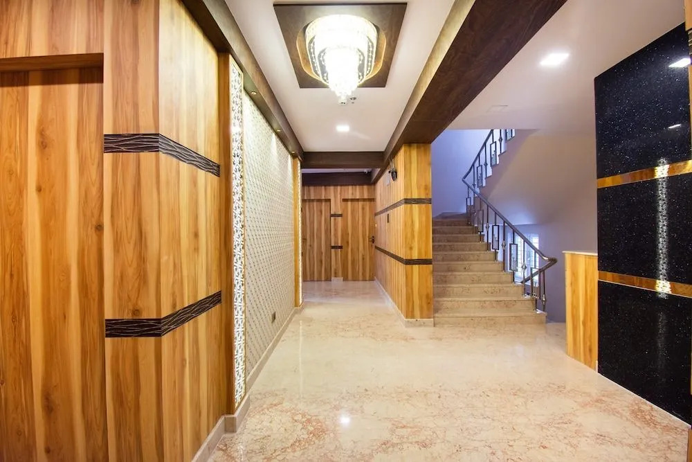 Capital O 60412 Hotel Orion Crystal
