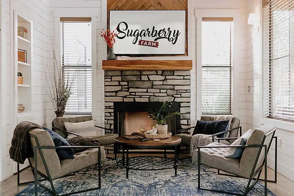 Sugarberry Farm Farmhouse! Firepit, Porch Swing