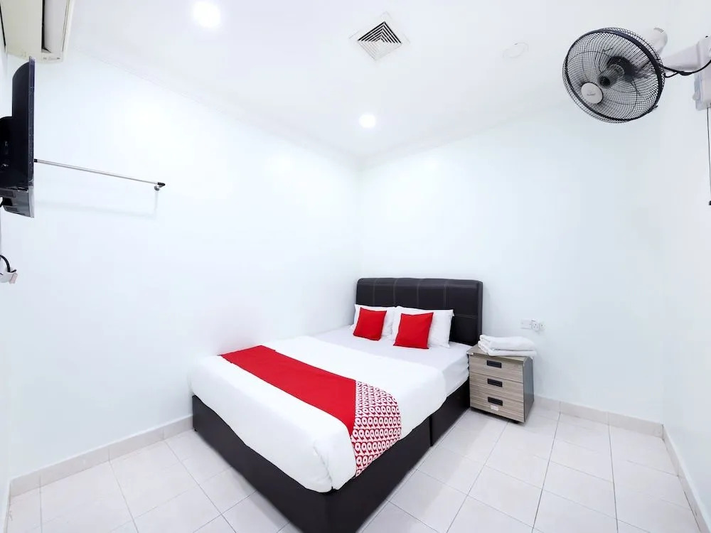 OYO 90170 Dynamic Hotel