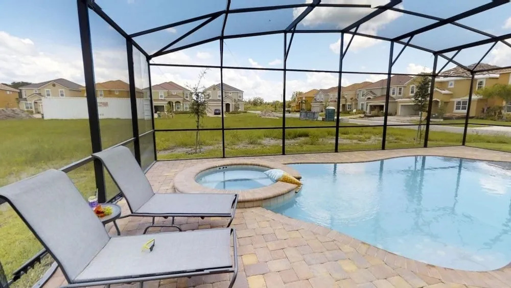 ACO Premium - 7 Bd with south facing pool (1722)