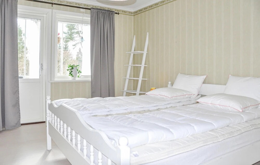 Lovely Home In Idkerberget