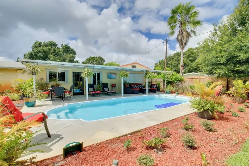 St Petersburg Home w/ Tropical Yard & Pool!