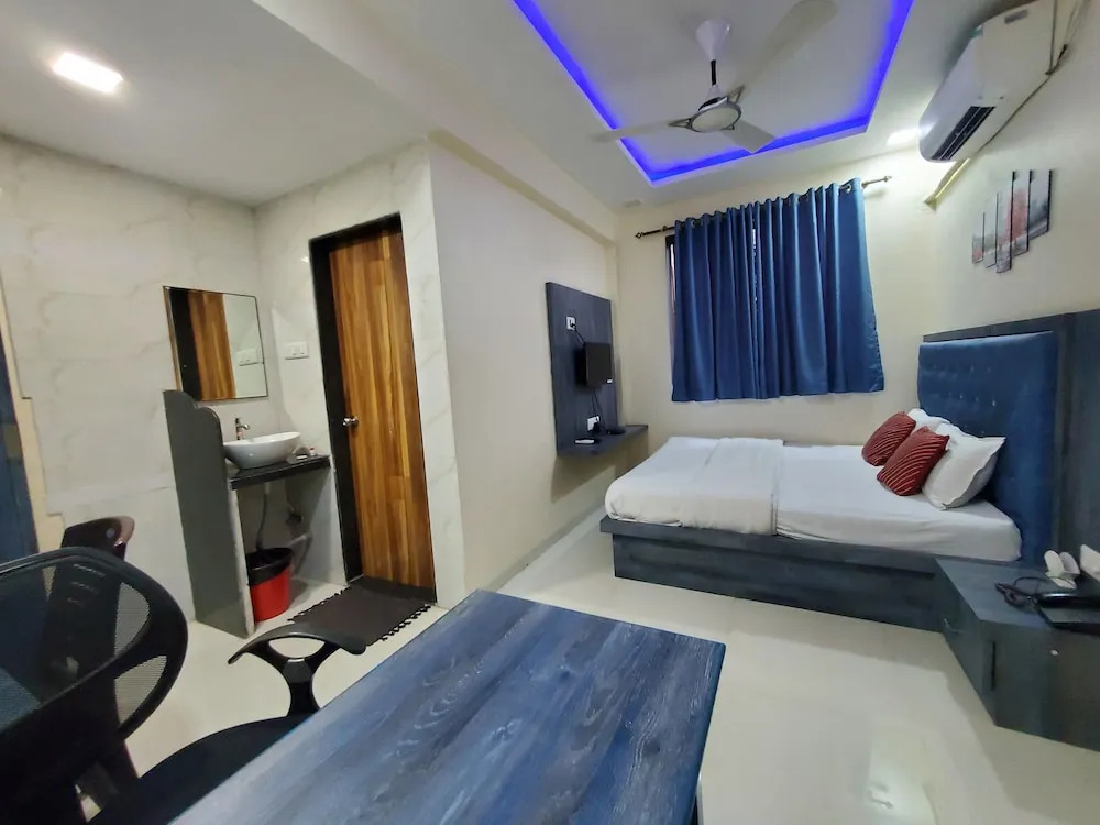 Hotel Mari Aai Residency