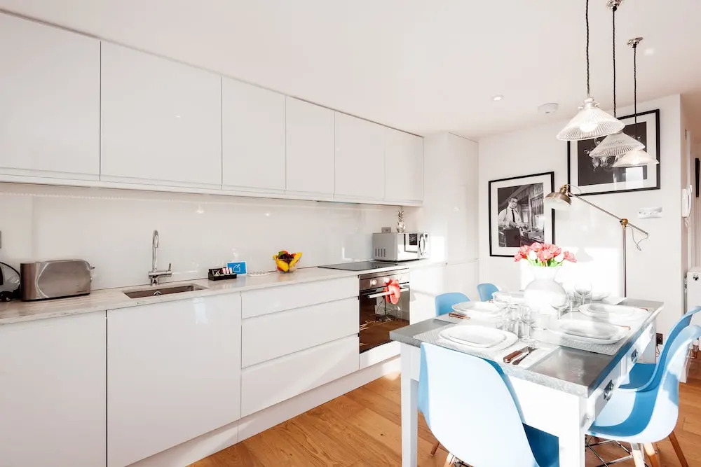 The Lillie Road Residence