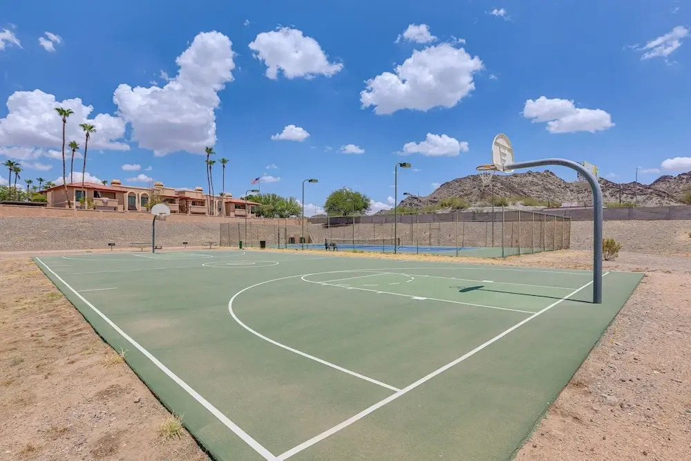 14 Mi to Dtwn: Phoenix Condo w/ Balcony & Spa!