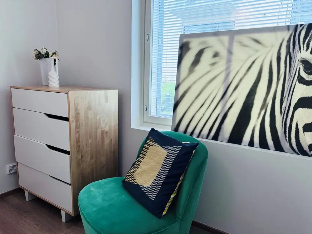 Scandi Sun 2BR With Lemon Accents