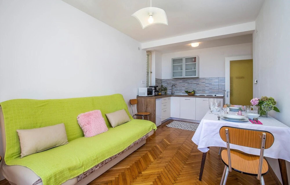 Stunning Apartment in Icici With Wifi and 2 Bedrooms