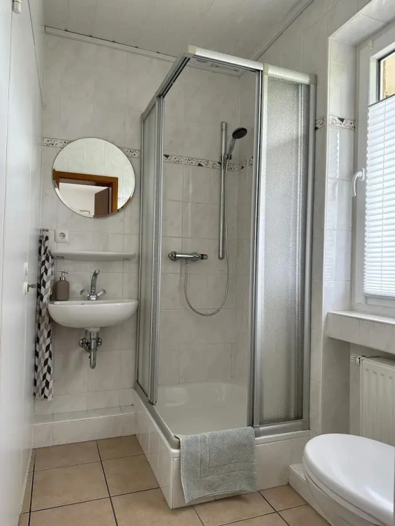 Modern Apartment With 2 Bathrooms in Lirstal