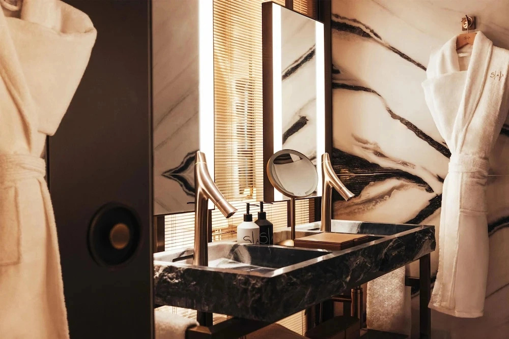 Sax Paris, LXR Hotels & Resorts