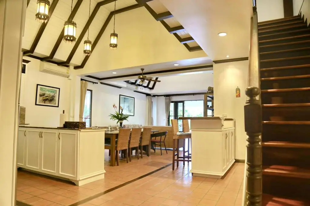 6 Bedroom Seaview Villa with Pool