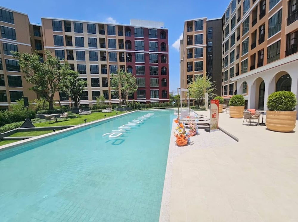 Luxurious 1 and Half Bedroom Condo With Resort-style Amenities in Nonthaburi